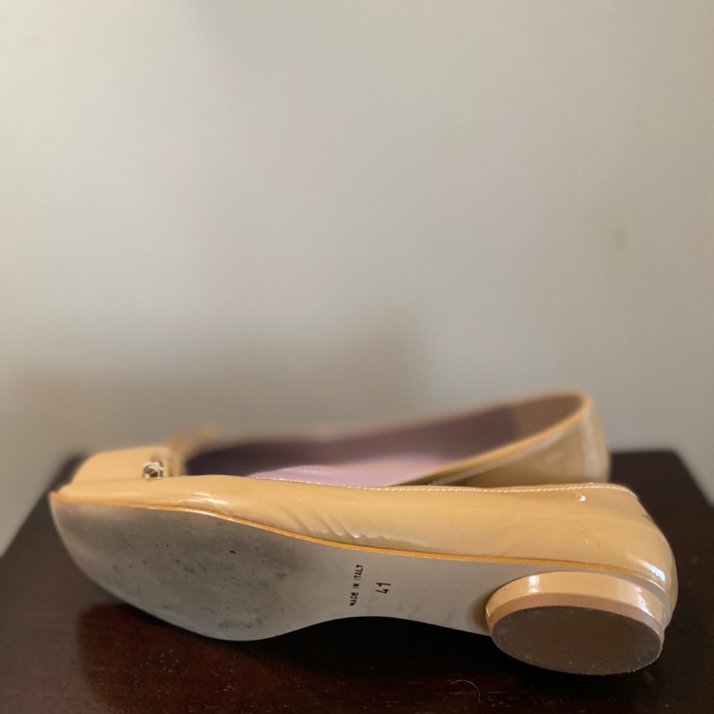 Shoes - Picture 2 of 7